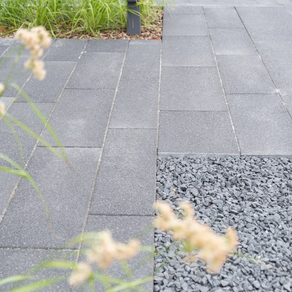 Application image for Gesloten bebouwing met moderne inrit en voortuin