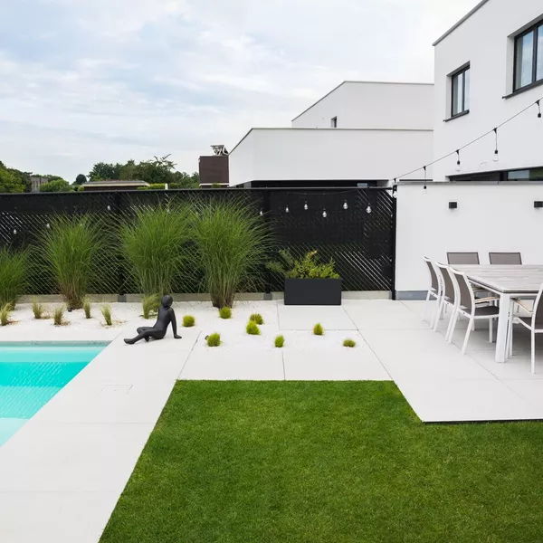 Application image for Spektakel van Megategels op inrit en tuin 